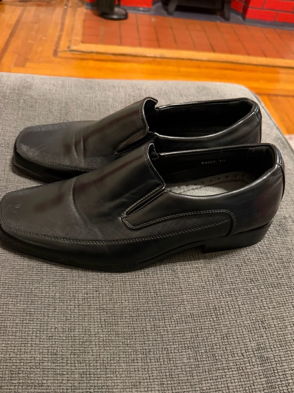 Men's Black Leather Slip-On Dress Loafers
